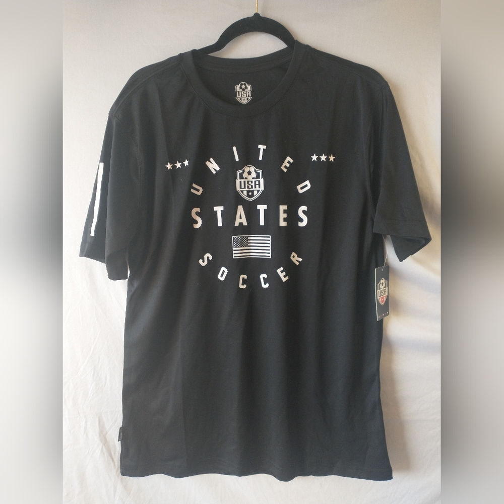NWT U.S.A. Soccer Team Logo Crest Black T-Shirt Size Medium